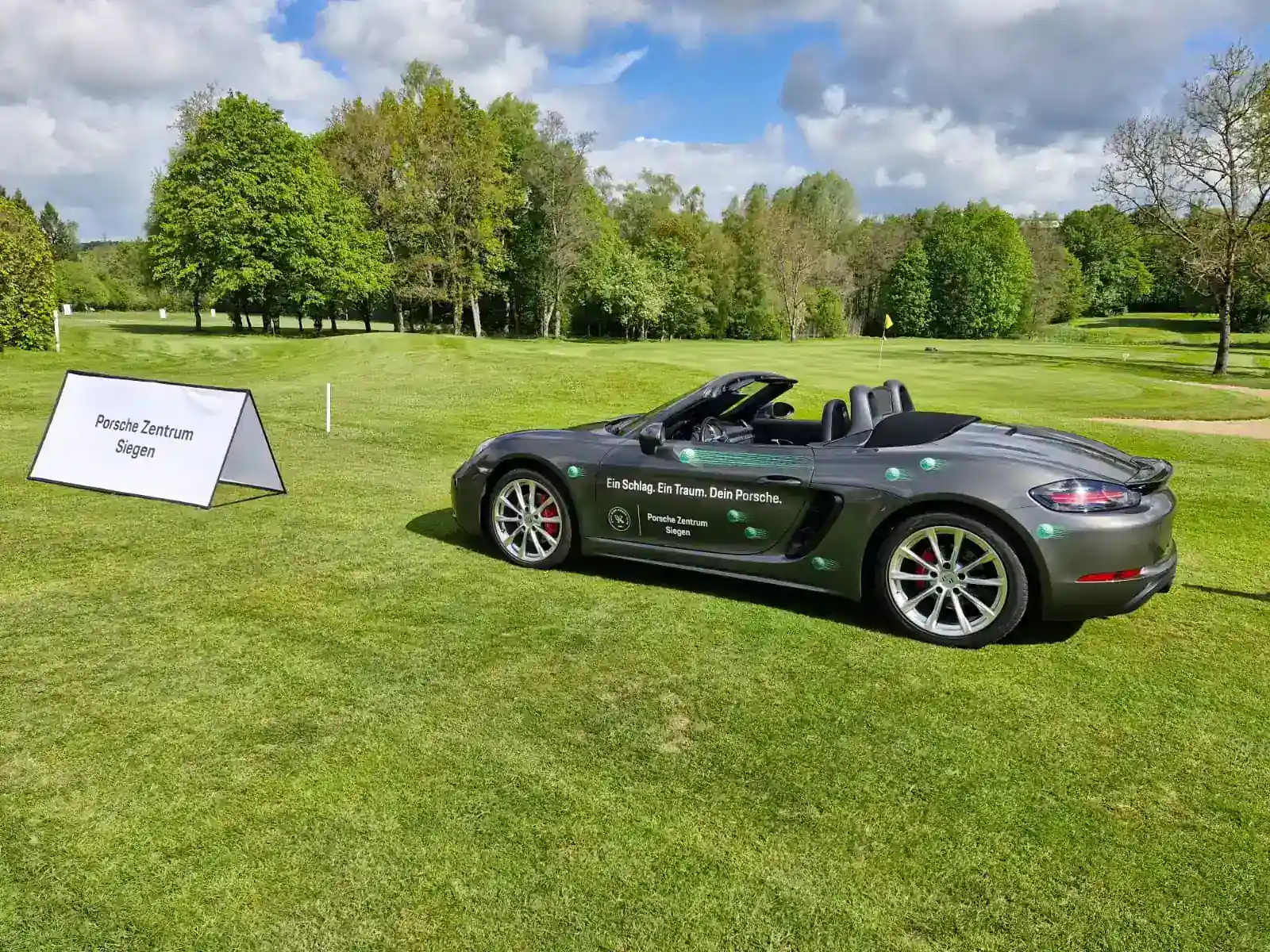 Porsche Boxster als Hole-in-One-Preis bei einem Golfturnier